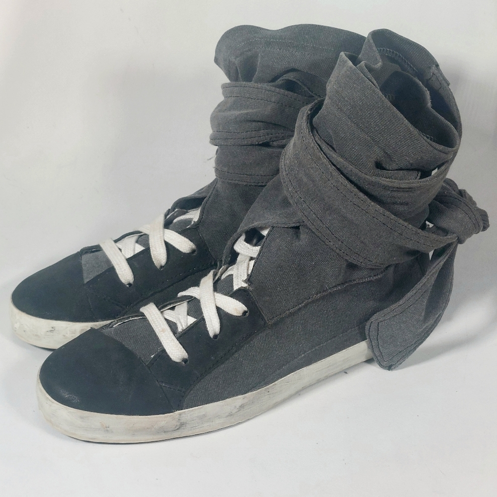 Cinzia Araia slate leather & twill Rabbit sneakers, EU40, EUC, RARE